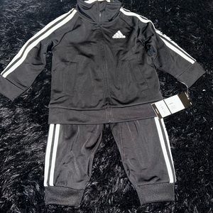 Infant Adidas sweatsuit-(tag popped, worn once)